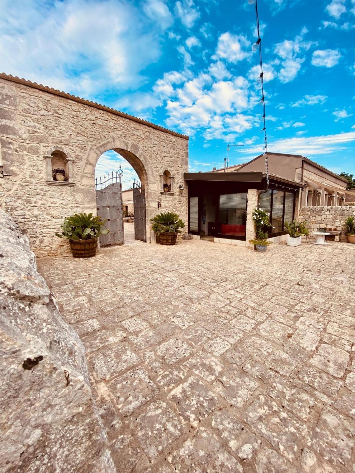 Mastro Vanni - Urban Masseria Ragusa Exterior foto